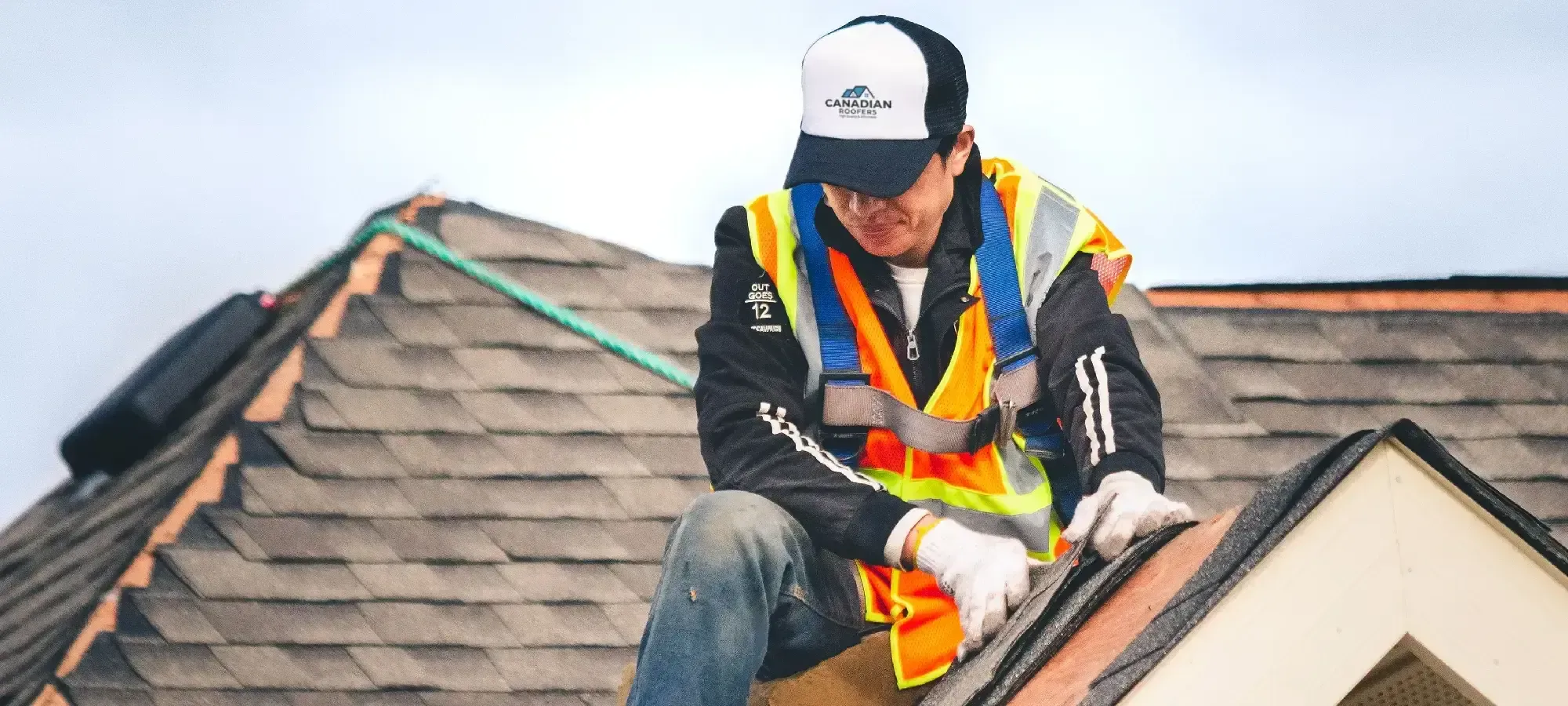 Professional shingle roof installation in Canada Professional shingle roof installation in Canada